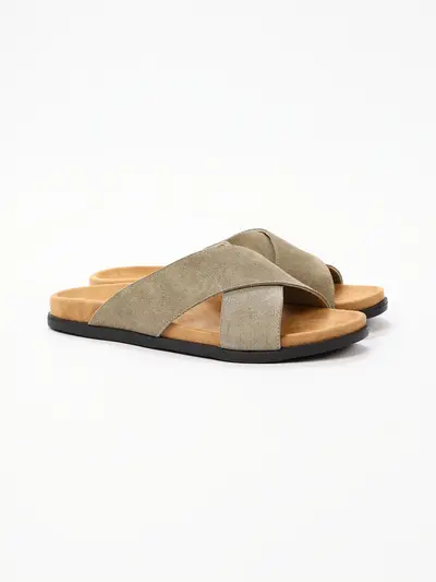 Сланцы зеленого цвета на низкой подошве